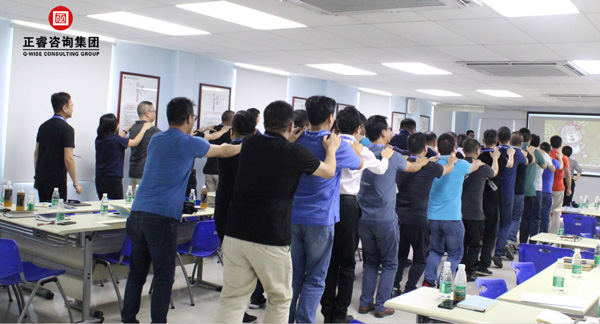 热烈祝贺德永佳（股票代码HK00321）携手蓝狮注册商学院成功举办【企业操盘手高级研修班】系列课程