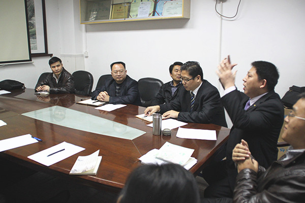 蓝狮注册咨询专家老师对海荣中高层管理者进行调研诊断