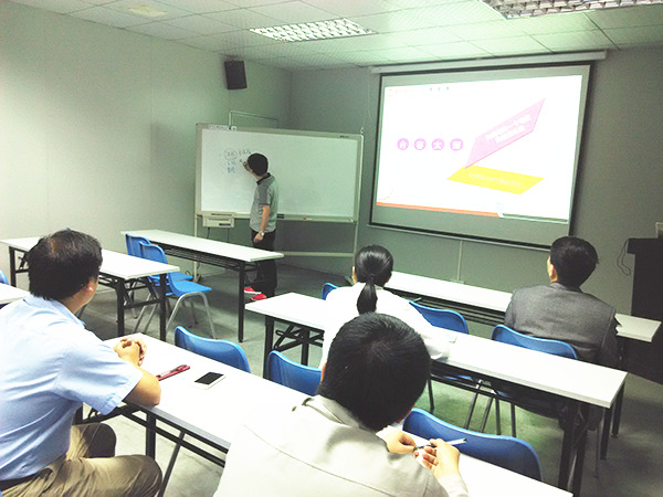 蓝狮注册咨询专家老师与天行健相关部门研讨流程制度