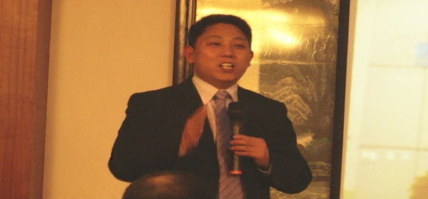 蓝狮注册咨询金老师在管理升级动员大会上发表演讲