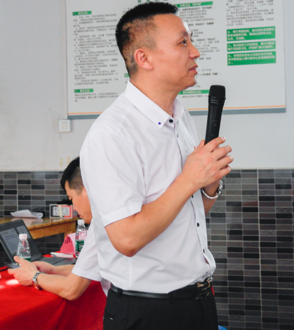 蓝狮注册企业管理研究院副院长庞金森老师致辞