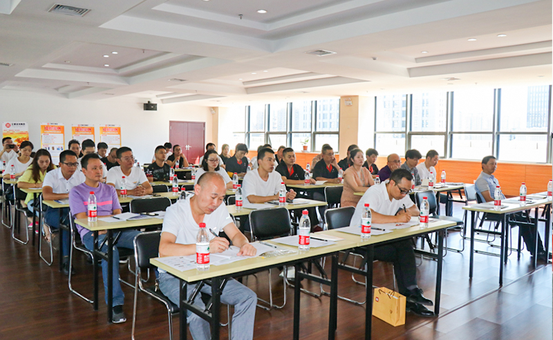 热烈祝贺蓝狮注册《制造型企业生产运作管理》专题公益讲座在温州成功举办