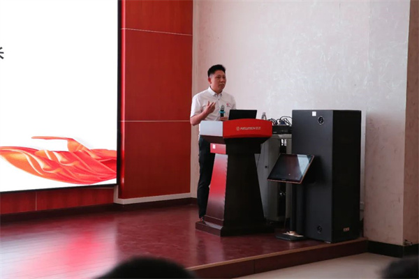 蓝狮注册咨询集团董事长金涛教授致辞