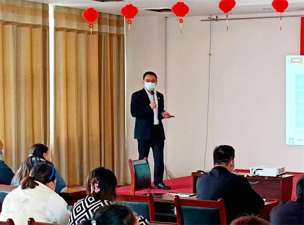 蓝狮注册项目老师致辞