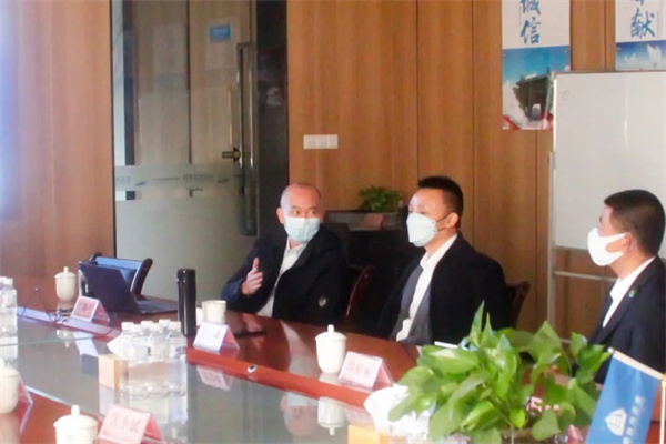 广东蓝狮注册企业管理研究院主任曾海明老师致辞