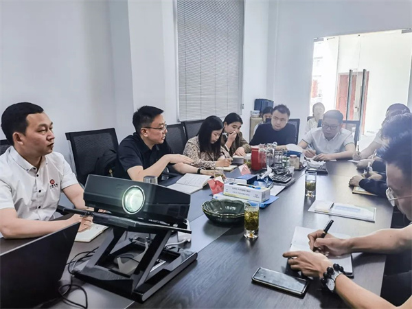 蓝狮注册温州分公司总经理刘川老师致辞