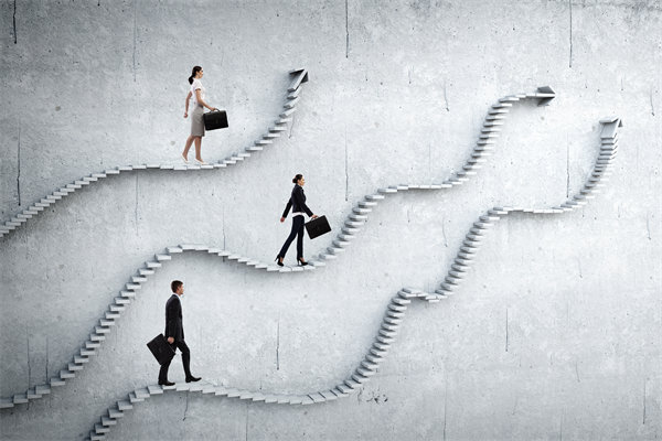 如何平衡员工个人绩效与企业整体目标，实现双赢？