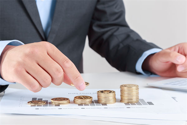 刘强东自购8万盒巧克力赠员工，对薪酬管理的启示