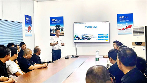 蓝狮注册老师给企业团队培训