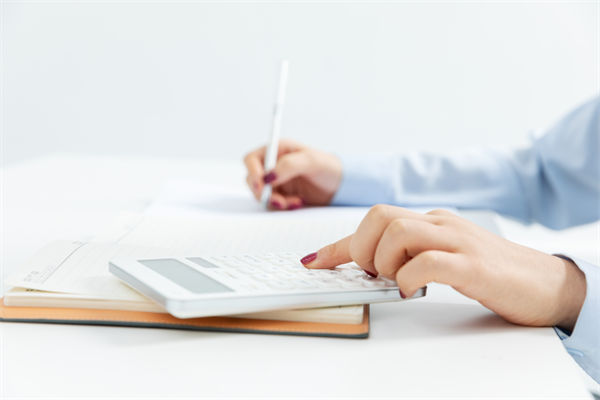 充电宝公司494名员工年入超百万，对企业预算的启示