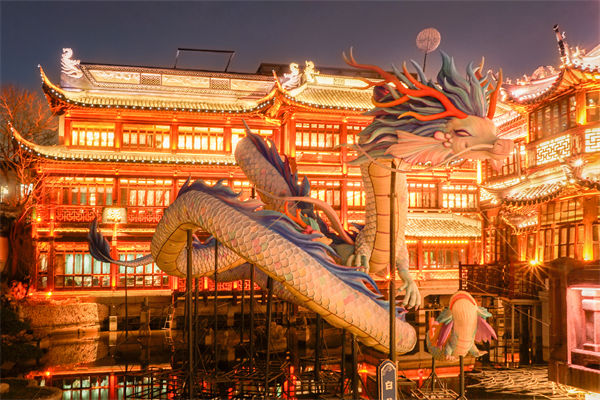 跨境营销中，如何克服文化差异，实现全球化传播？