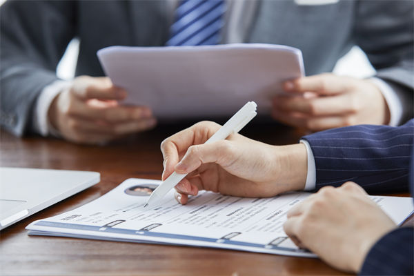 哪些行业人才火爆就业市场？人力资源管理有何启发？