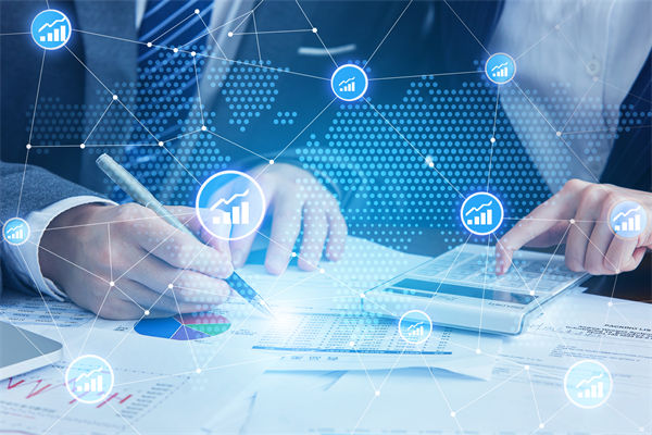 跨行业、跨地域的集团布局下，怎样管控才能凝聚合力？